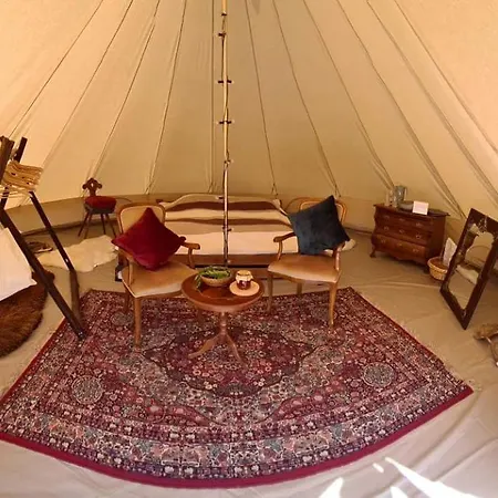Semesterbostad Incredible Safari-Style Retreat For Unique Czech Republic Holidays *